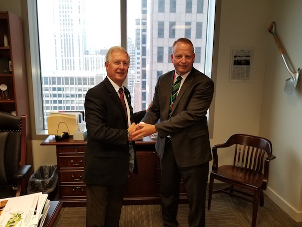 InterNACHI® General Counsel Mark Cohen meets with Ohio State Representative Steve Arndt about home inspector licensing.